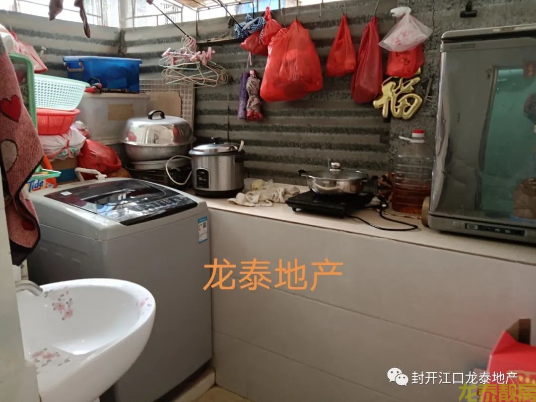 河南新城区纤维板宿舍一楼精装