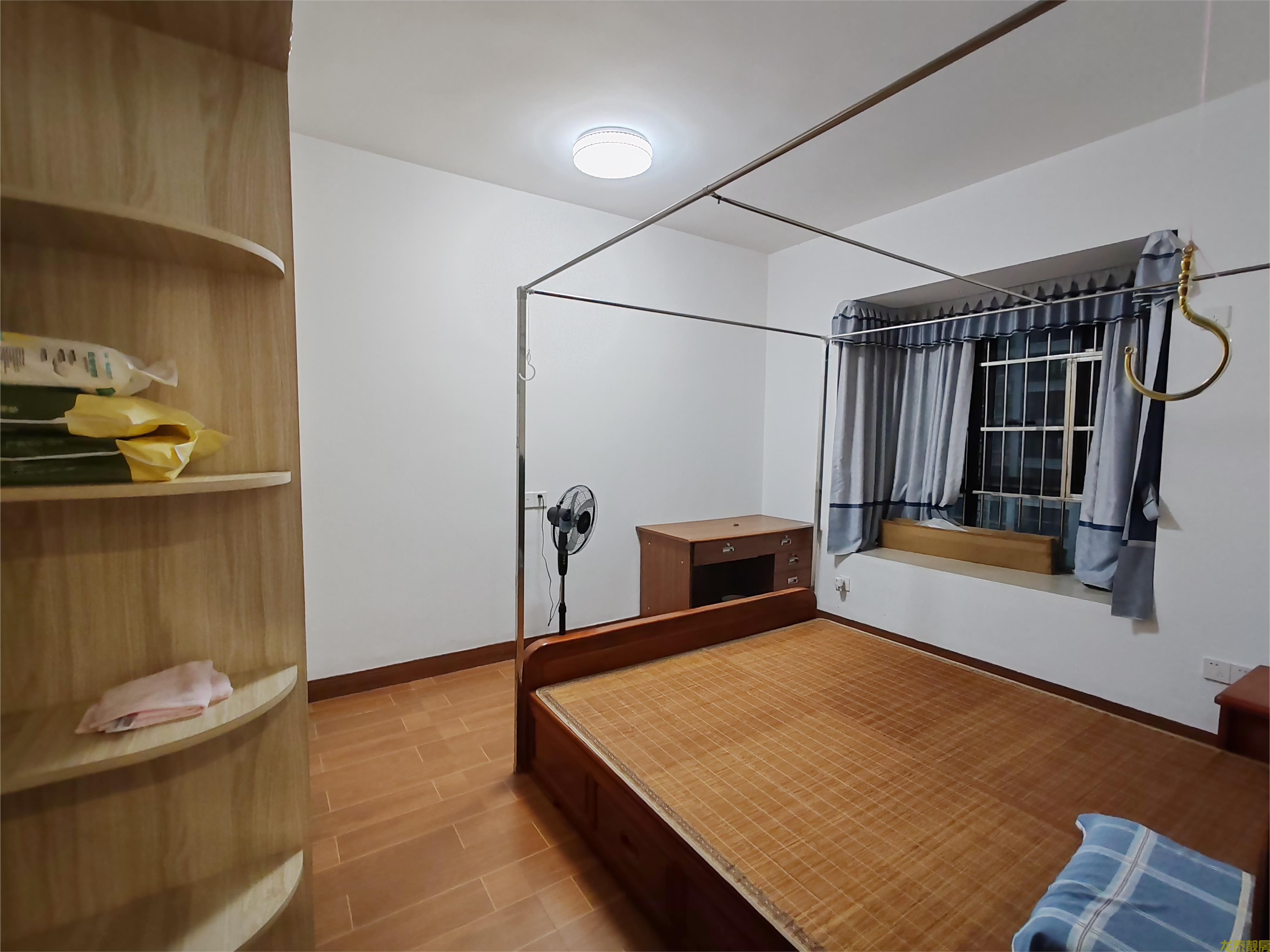 粤江花园，电梯4房，靓楼层