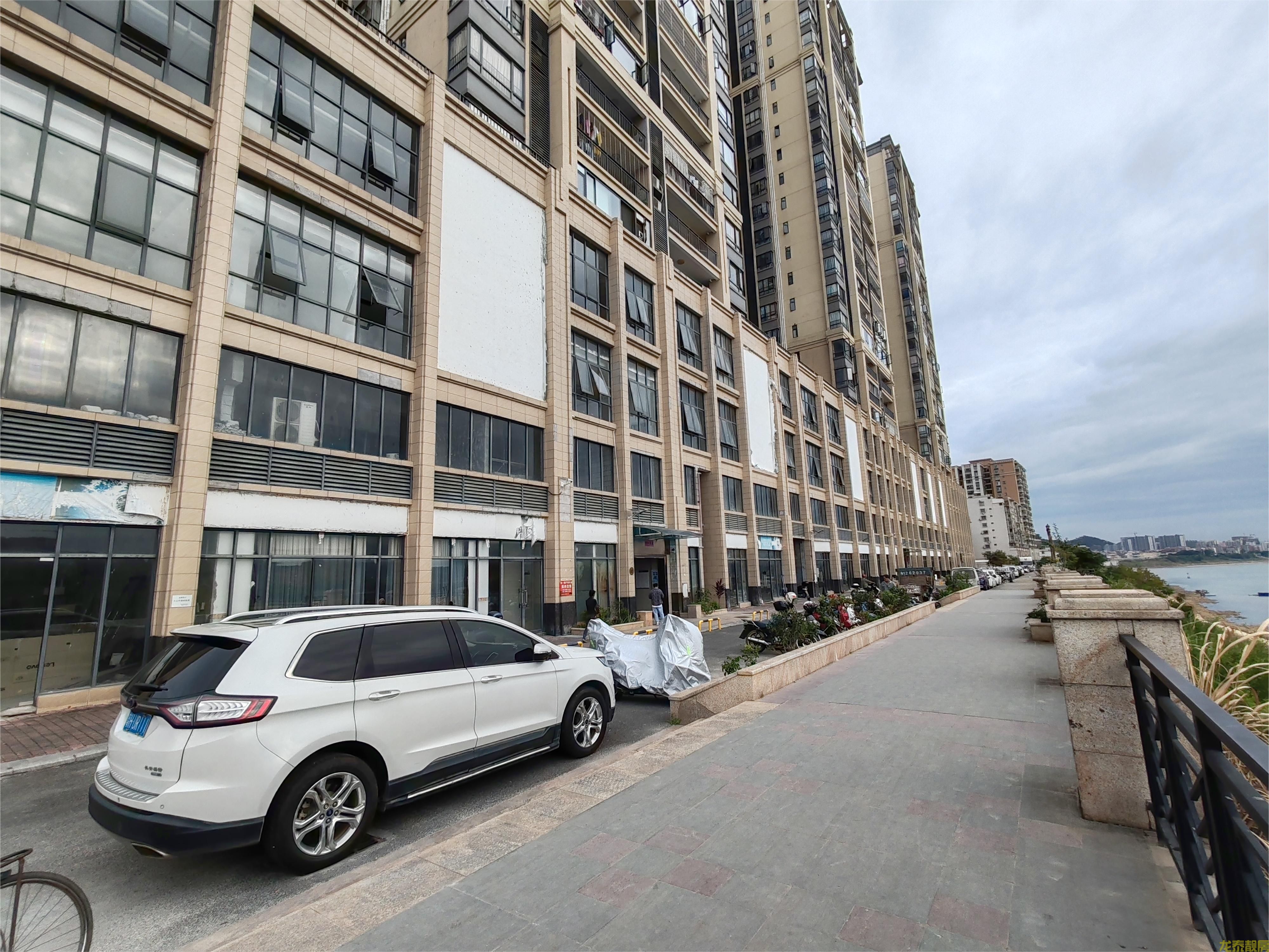 西堤领秀 临街商铺出售