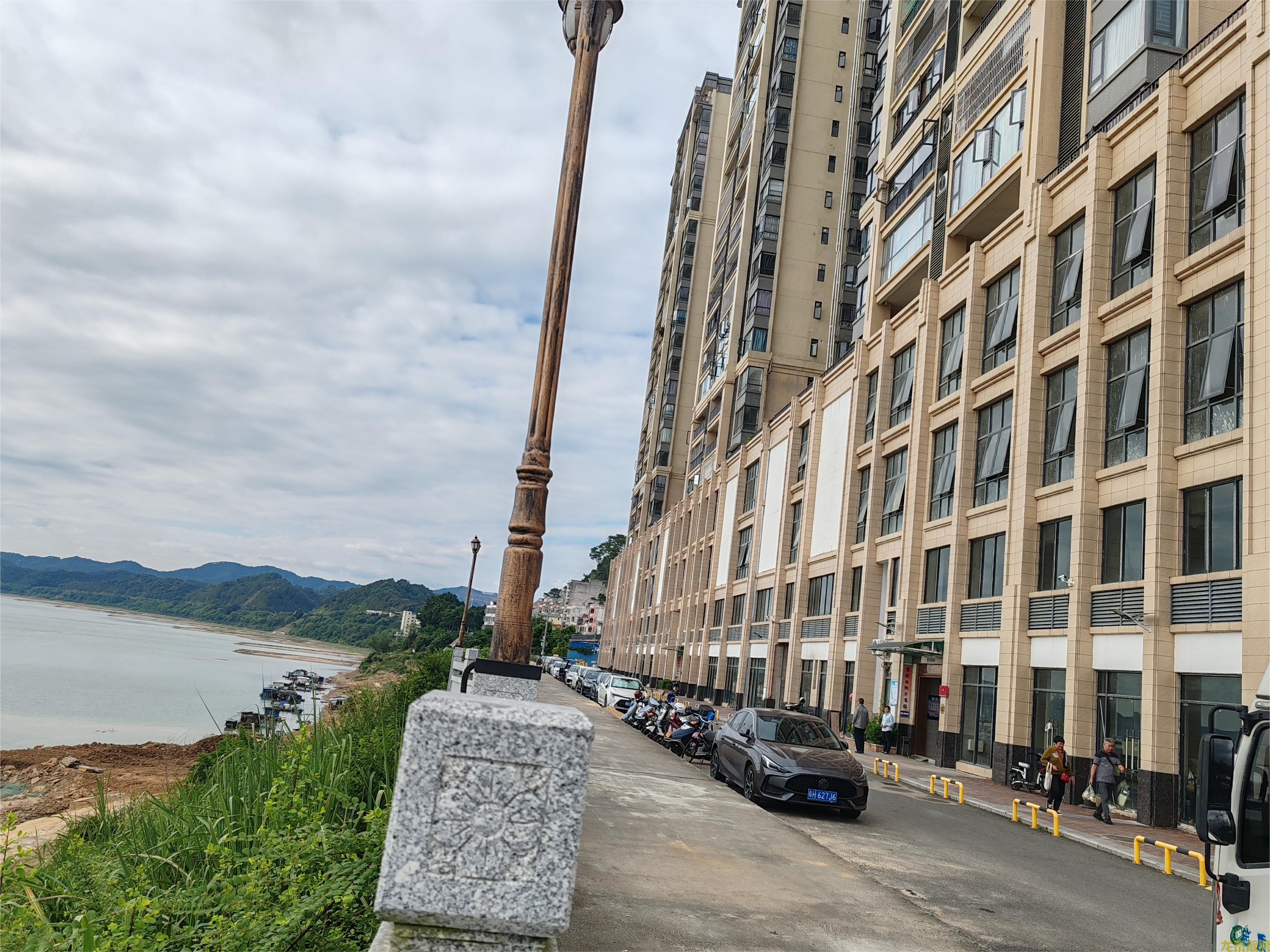 西堤领秀临街商铺出售