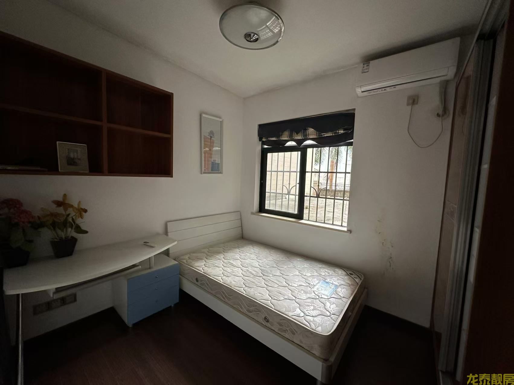 粤江花园电梯房送露台