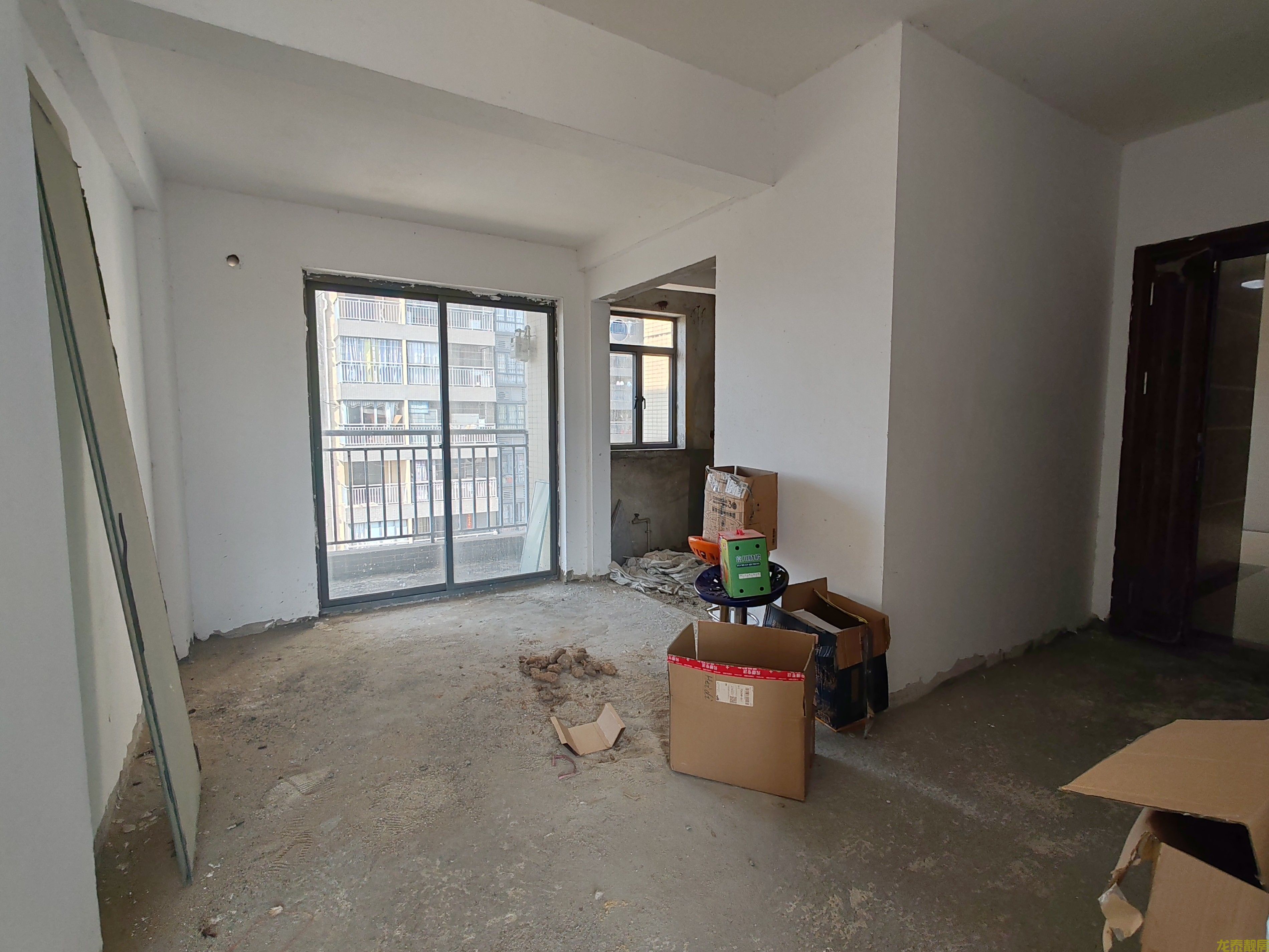 香槟壹号电梯复式小高层