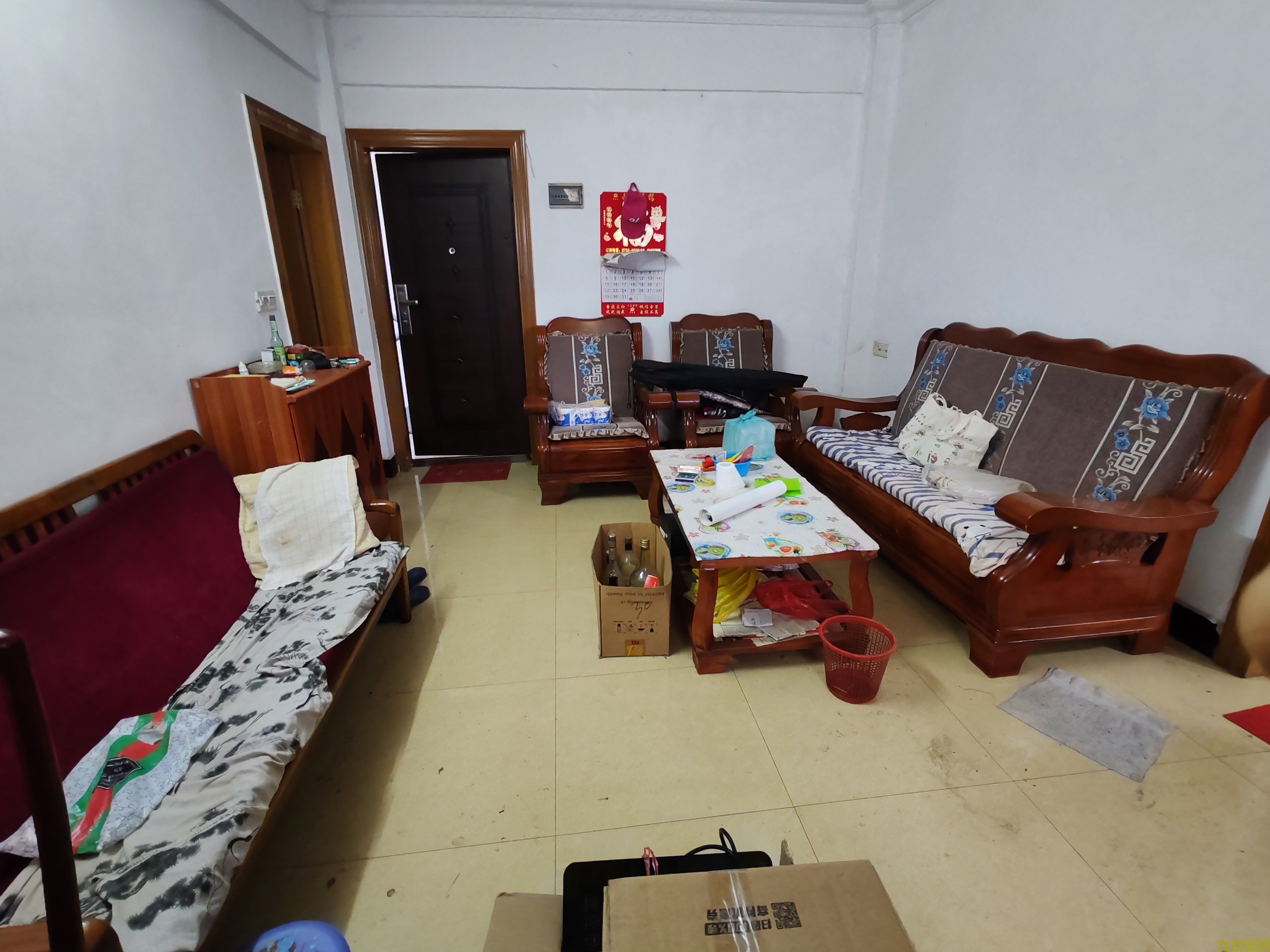 老城区中心市场附近步梯5楼