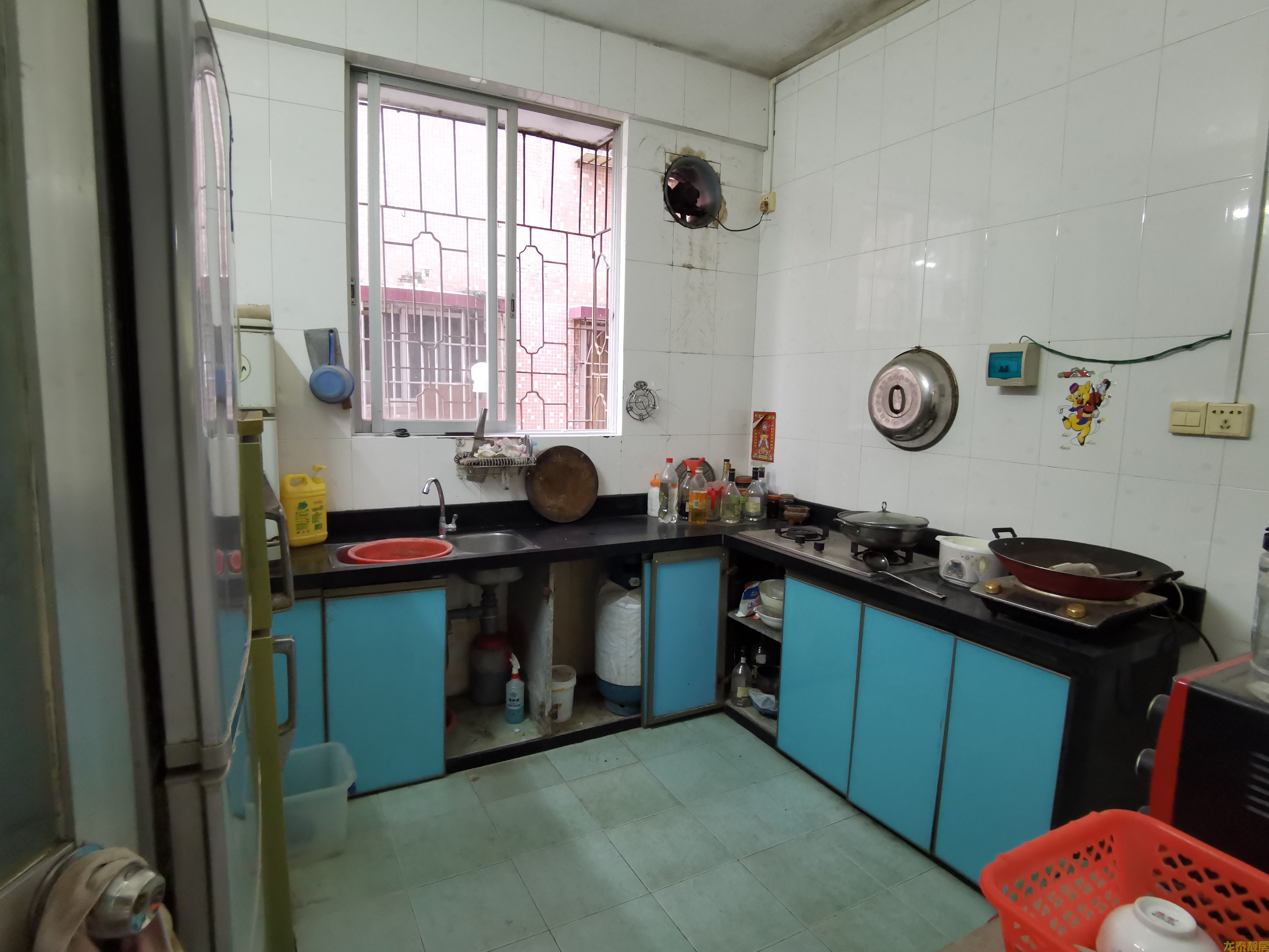 青果场三层半自建房便宜出售