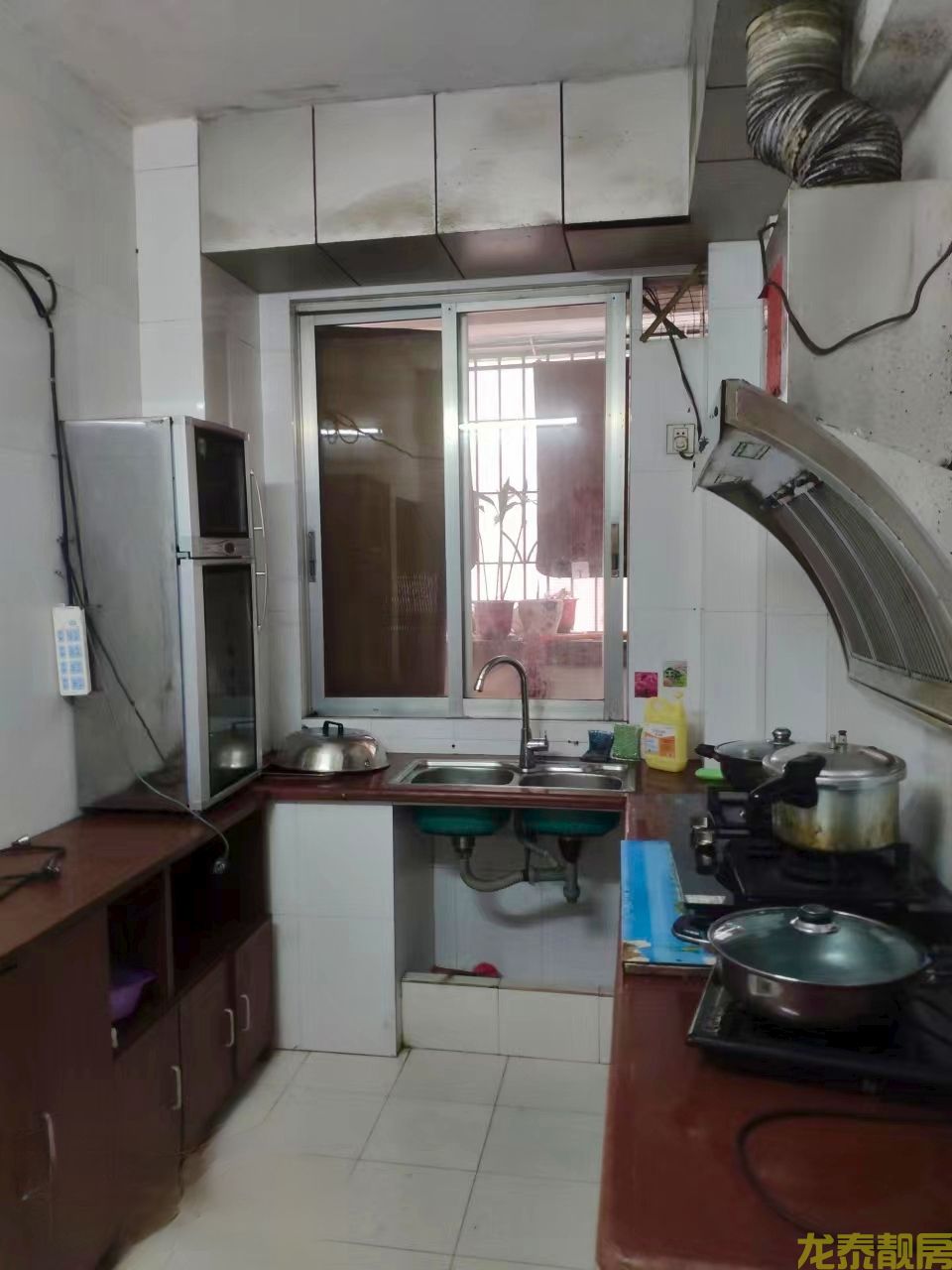 江滨公园附近步梯低楼层