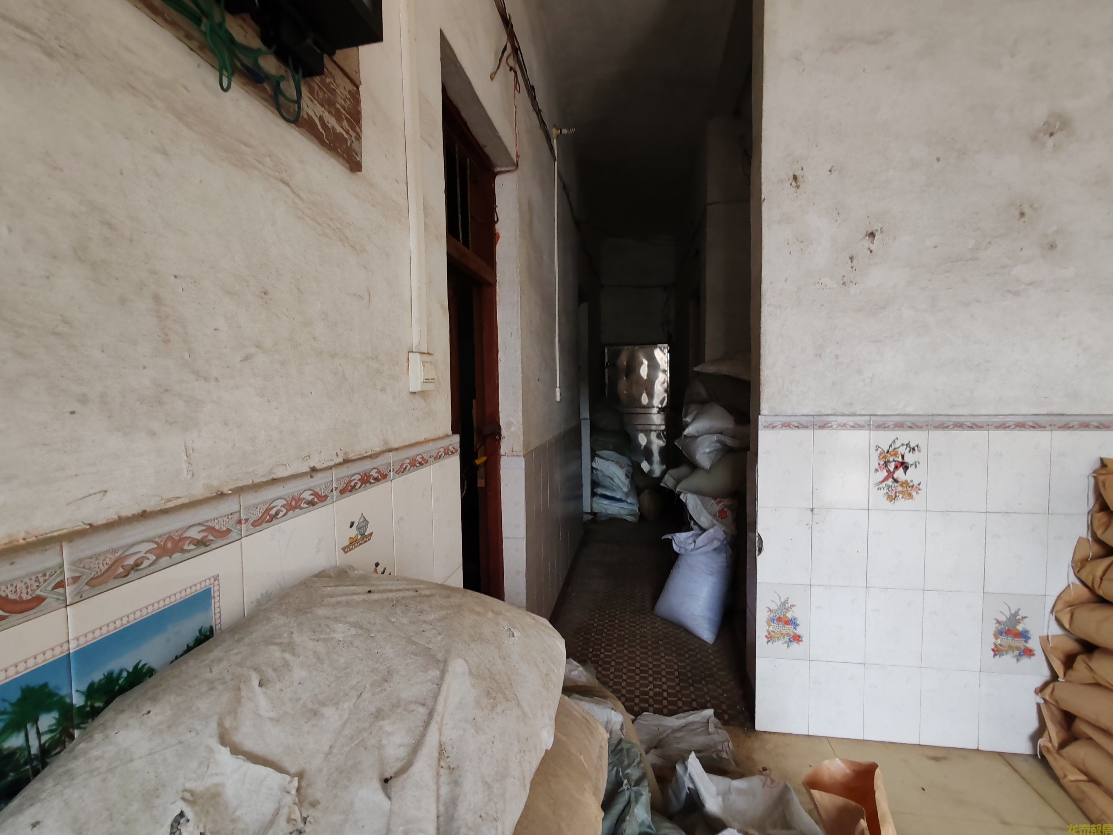 老城区三层半自建房整栋出售