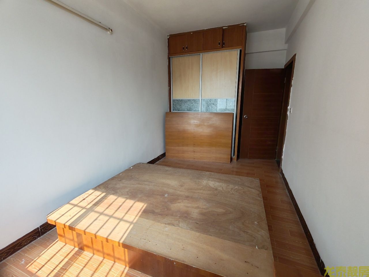 老城区核心地段，130平大四房两厅诚意出售