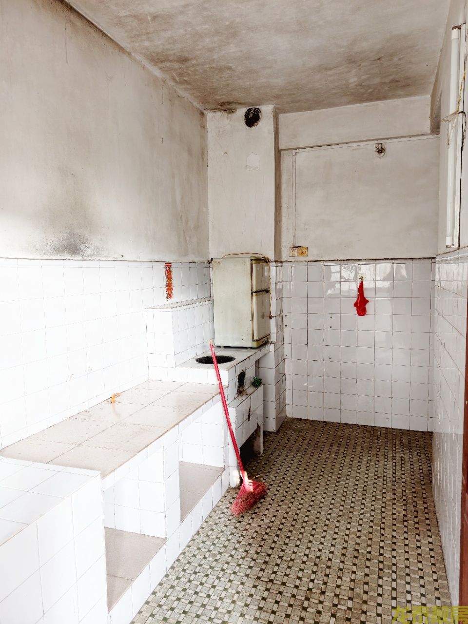 糖厂路口步梯靓楼层三房两厅售